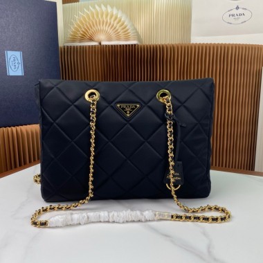 Prada Re-Edition 1995 Chaîne large Re-Nylon bag