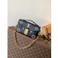 M46596 Pochette Métis East West